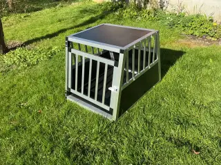 Hundeboks til bilen.