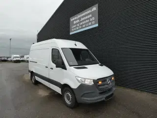 Mercedes-Benz Sprinter 316 2,1 CDI A2 H2 RWD 163HK Van 6g
