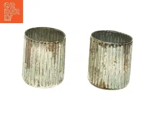 Sæt med to dekorative lysestager (str. Ø 6,5 cm længde 8 cm)