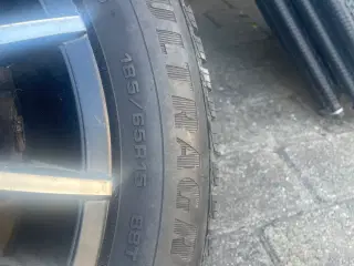 Alufælge med dæk 