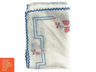 Broderet dug (str. 43x30 cm)