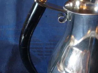 sølvplet kande