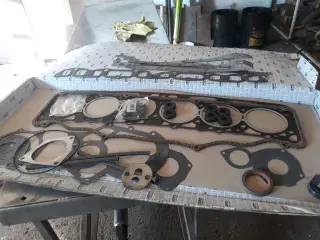 Diverse bådting til Ford samt testudstyr