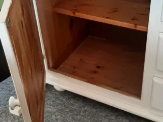 Købmandsdesk med låge + skuffer, hvid malet