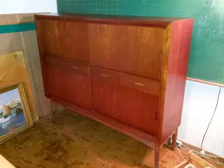 Dækketøjsskab teak