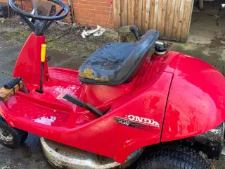 Plænetraktor