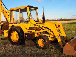 John Deere 410 rendegraver