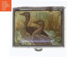 Lille rektangulær metalæske med fuglemotiv (str. 4x3 cm)