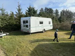 Campingvogn med køjer 