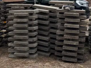 Betonfliser kan afhentes