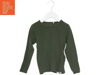 Langærmet grøn bluse fra Basic needs (str. 98)