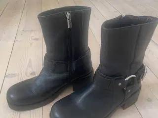 Helt nye, No’e sort skindstøvle str. 38