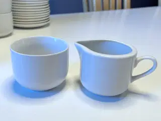 Kaffestel til 15 personer + sukkerskål og mælk..