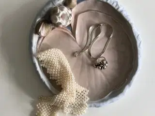 Bing & Grøndahl åkandefad nr. 2359