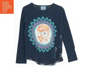 Langærmet bluse med Frost motiv fra Desigual (str. 122)