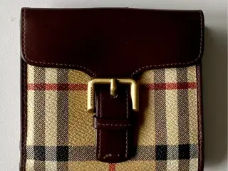 Burberry pung