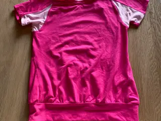 T shirt str. 122/128