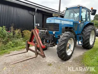 Traktor Ford 8210 Turbo med front løfter og A-ramme