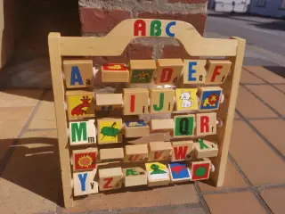 Børne alfabet tavle A B C i træ