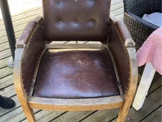 Antikke barberstole anslået 1930erne Tyskland 