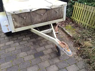 Trailer til renovering sælges,med plader/presennin