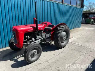 Traktor MASSEY FERGUSON 35X Multi power