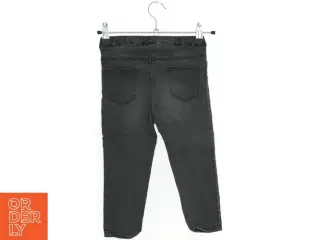 Mørkegrå stretch-jeans fra H&M (str. 92)