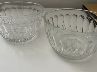 Glasskåle med dekorative mønstre