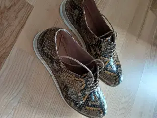 Snøresko Tamaris leopardmønstret