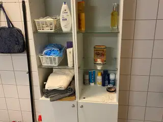 2 stk badeværelsesskabe