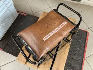 Bagsæde til Veteranmotorcykel