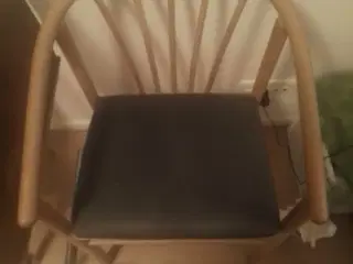 5 stole sælges