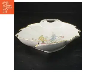 Oval broholmskål med blomsterdesign fra Broholm (str. 22,5x17 cm)