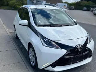 Toyota Aygo 1,0 VVT-i x-play x-touch