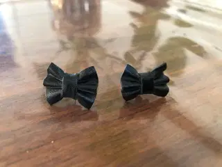 2 stk sorte sløjfe øreringe