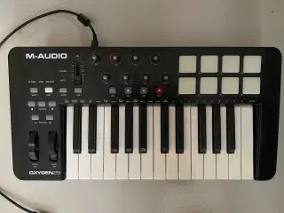 M-Audio Oxygen 25 MIDI keyboard