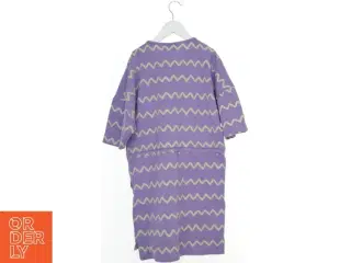 Lilla kjole med zigzag-mønster fra Milk Copenhagen (str. 146)