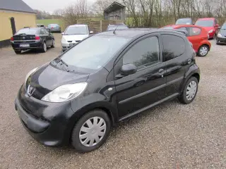 Peugeot 107 1,0 12V Urban 68HK 5d