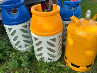 Fyldte gasflasker. 3 stk 10 kg, 1 stk 11 kg
