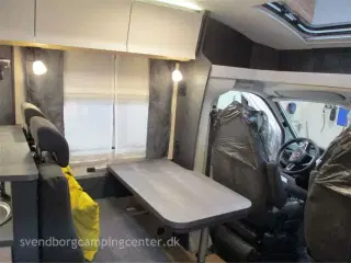 2024 - Hobby Optima De Luxe T70 F aut.   Bemærk: Sidste chance får at få denne model på 3500 kg ( lille kørekort ) fremover er det 4400 kg  i totalvægt. Spar kr.58.198.-