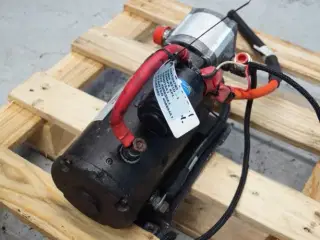 Case 621D Elektrisk hydraulikpumpe 380013A1