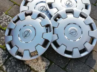 4 Styk      Hjulkapsler til Obel  ca. 14 "