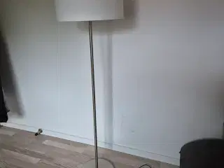 Gulvlampe fra Ikea