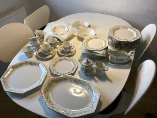 Engelsk 8 kantet fajance kaffe og spisestel