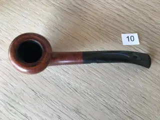 Ks. 2 Diverse piber  kr 150 pr. stk.