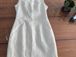 Hvid kjole str 38(brugt 1gang)