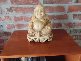 Stor tung Buddha 