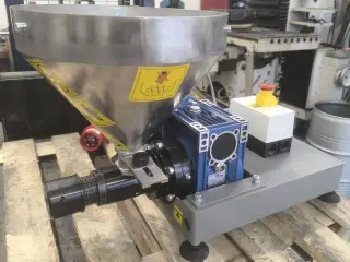 Til salg: Lille, praktisk KK8 Light oliepresser