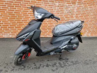 Scooter MotoCR Comet 4T EFI Kun kørt 16km