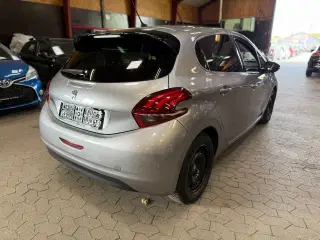 Peugeot 208 1,5 BlueHDi 100 Allure Sky